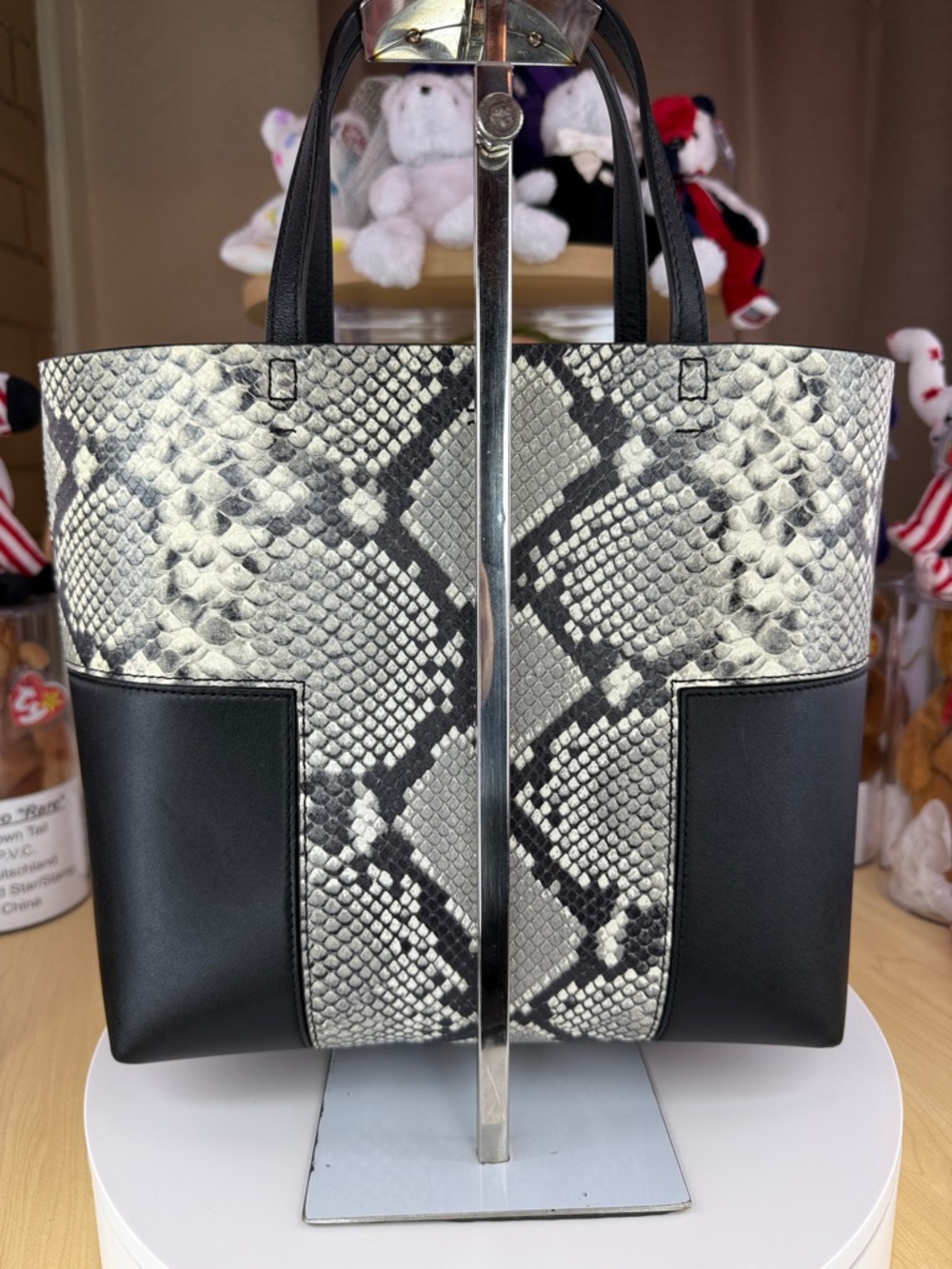💥TORY BURCH - Block-T Mini Snake Embossed Tote - 45U398 - Picture 9 of 17